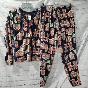 Disney Long Sleeve Gingerbread Mickey minnie Pajama Set